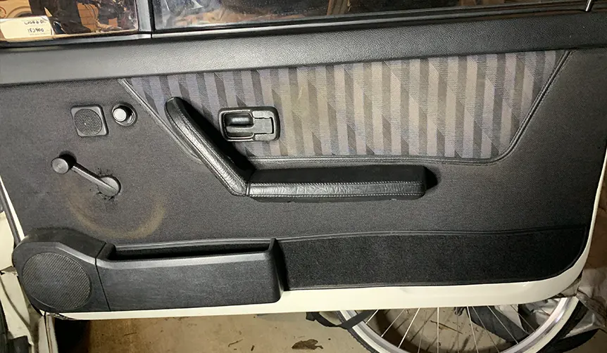 How to remove the door card